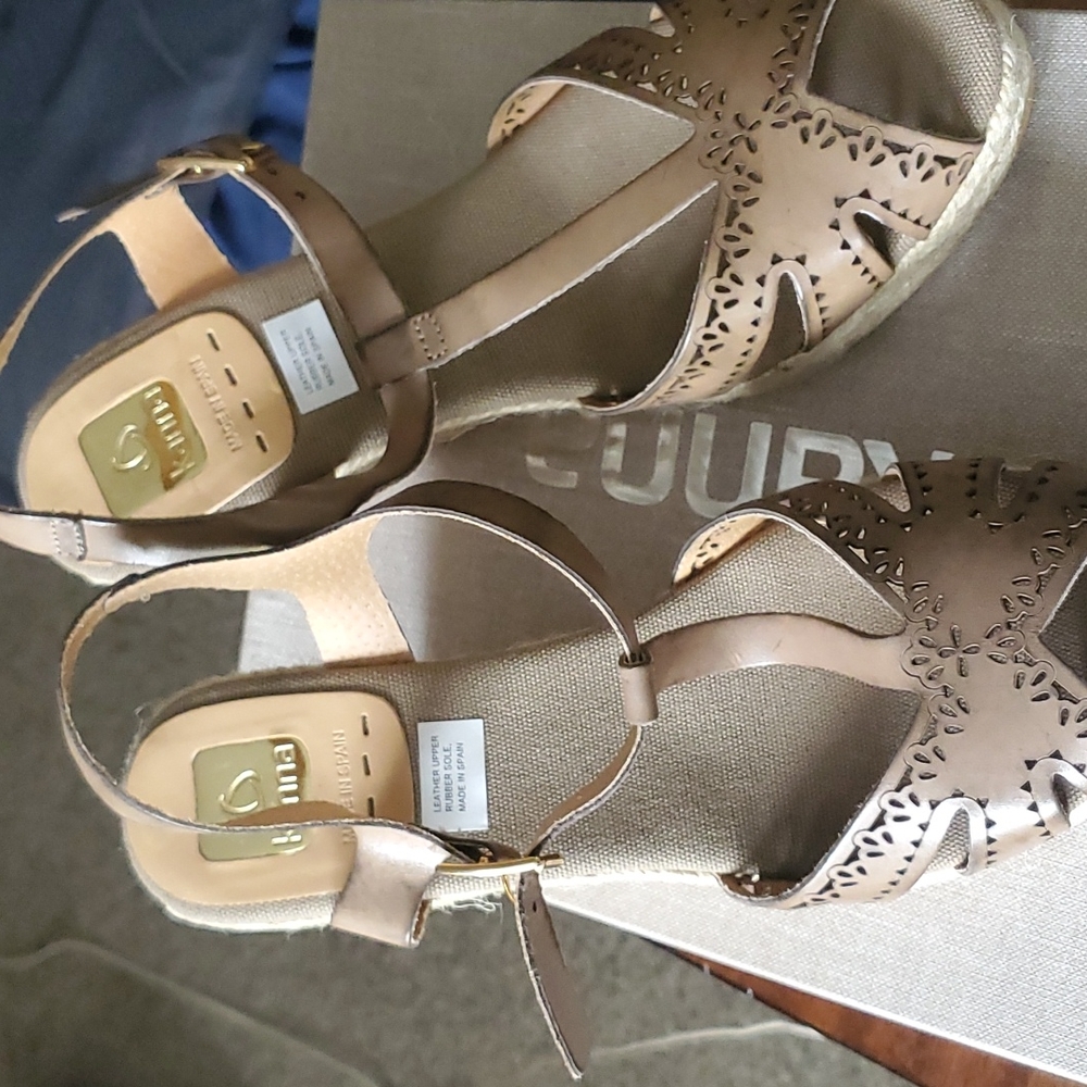 Sandals - Picture 5 of 5